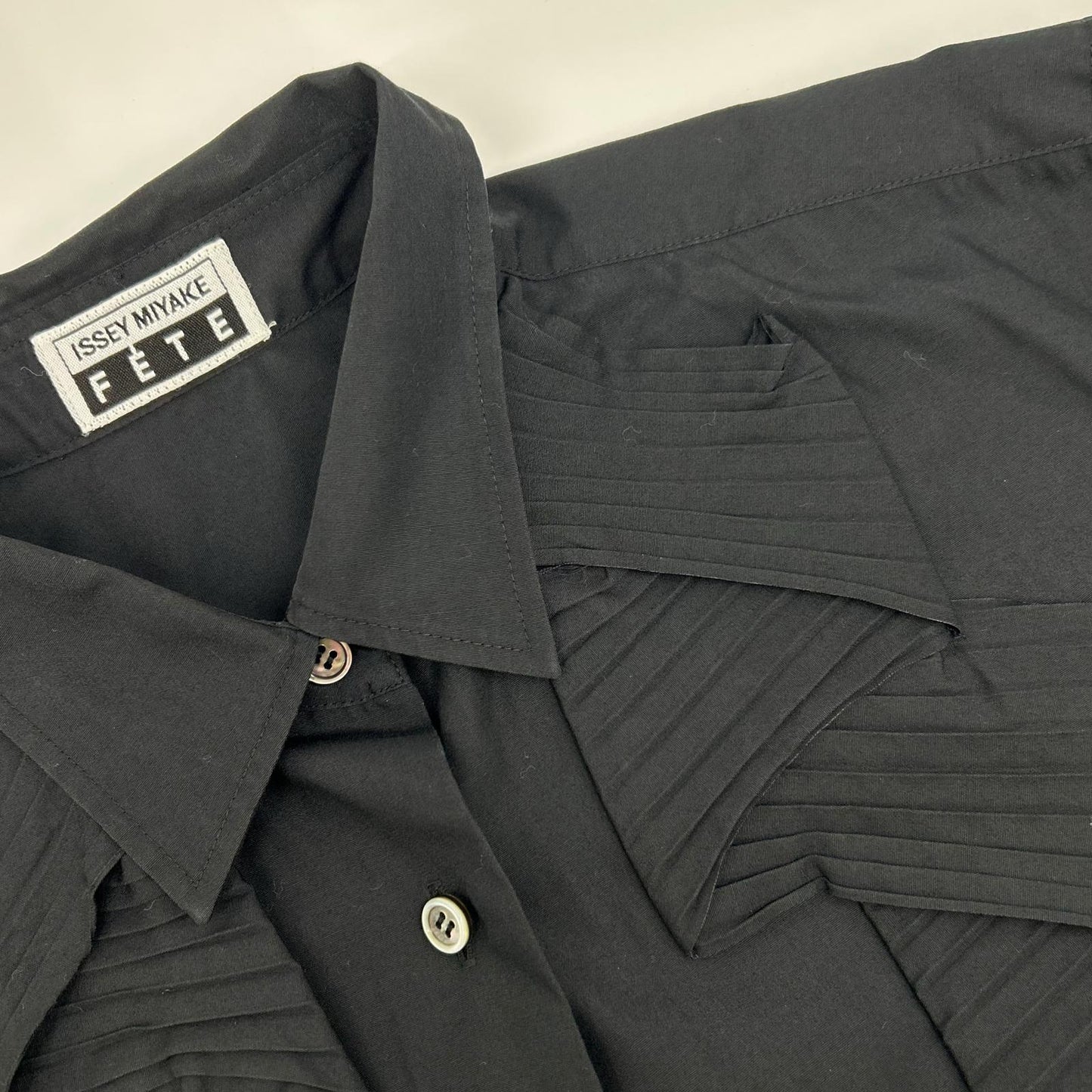 ISSEY MIYAKE FETE イッセイミヤケフェット ブラック フェーブフリルデザイン ロングスリーブシャツ トップス