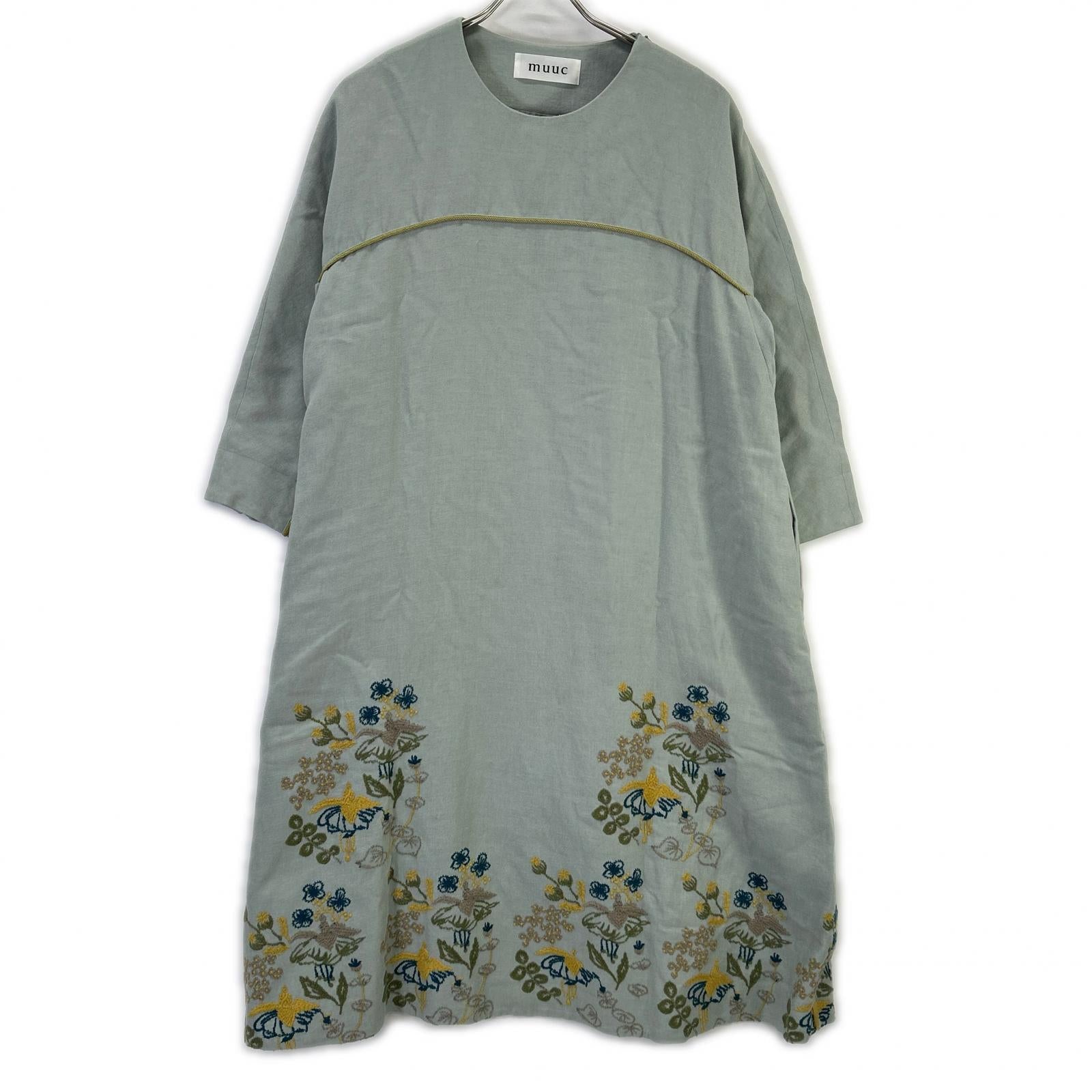 muuc muc603〈Enshu-woven linen-wool fabric〉 Light blue fuchsia flower-embroidered dress