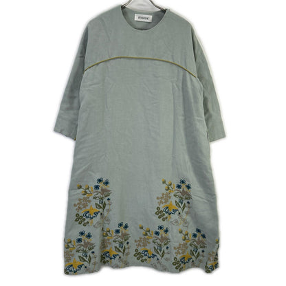 muuc muc603〈Enshu-woven linen-wool fabric〉 Light blue fuchsia flower-embroidered dress
