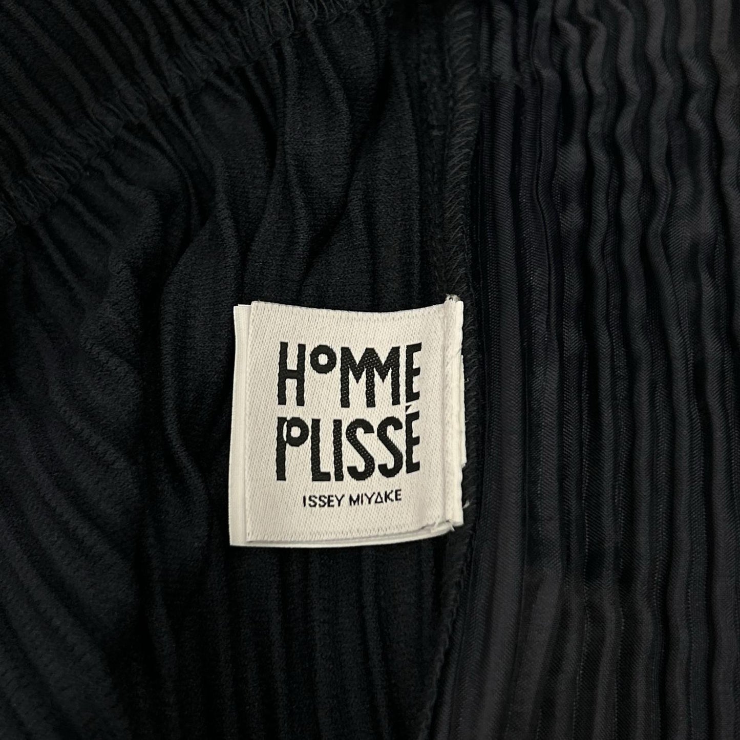 HOMME PLISSE ISSEY MIYAKE オムプリッセ イッセイミヤケ 25AW HP55-JF551 ネイビー 消しプリーツ加工 BASICS パンツ ボトムス