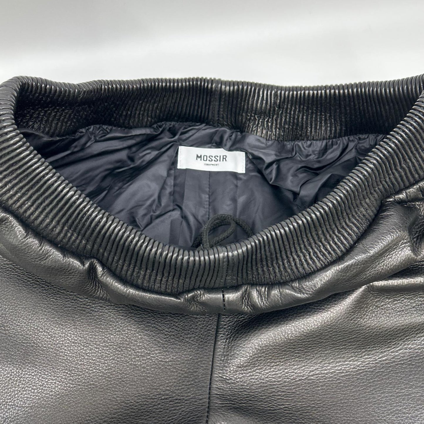 MOSSIR モシール MOPT023 ブラック クロム鞣しステアハイド LENDER LEATHER PANTS/ウォッシャブルレザードローストリングパンツ ボトムス