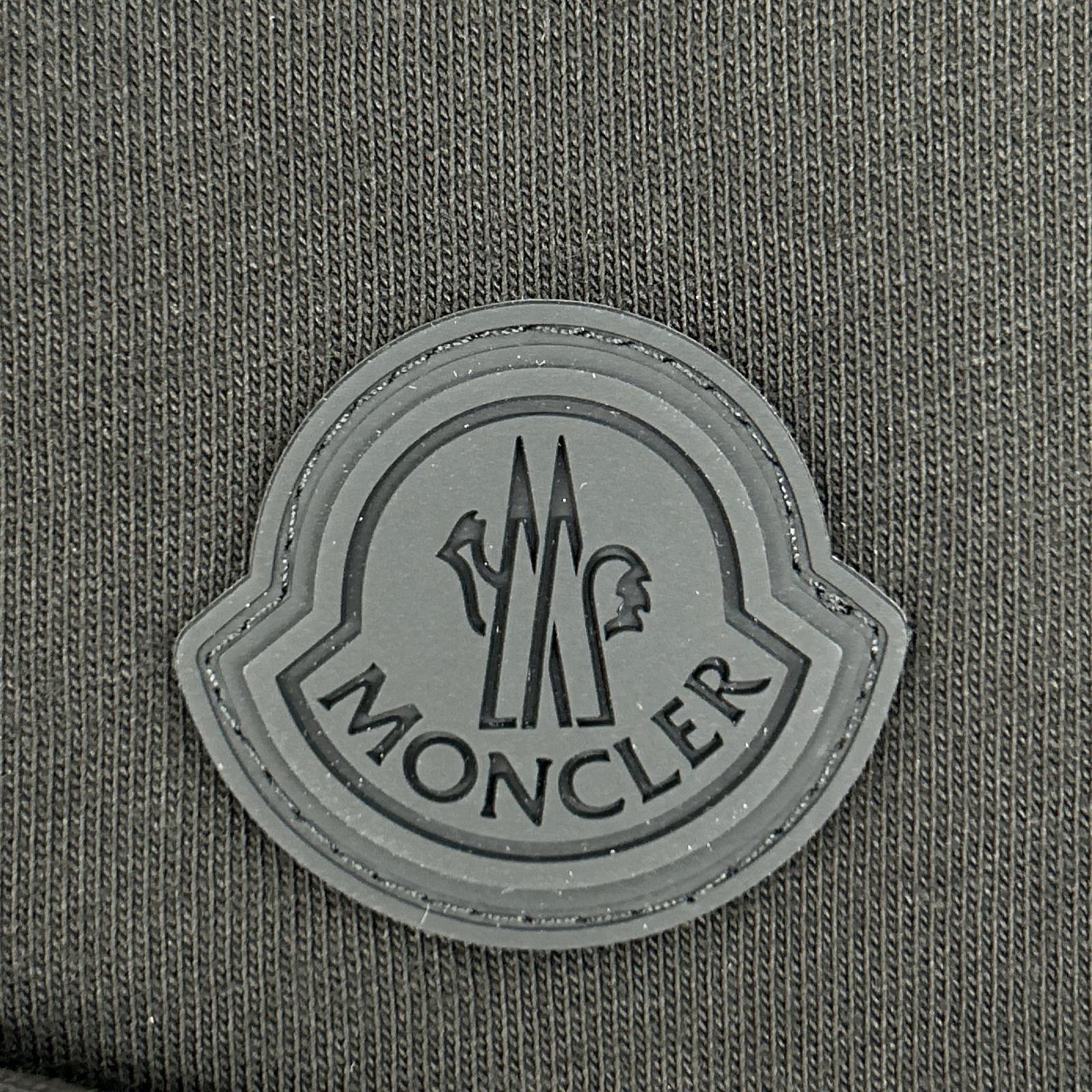 MONCLER モンクレール 22年製 ブラック MAGLIA MANICA LUNGA ラバーロゴロングスリーブカットソー トップス