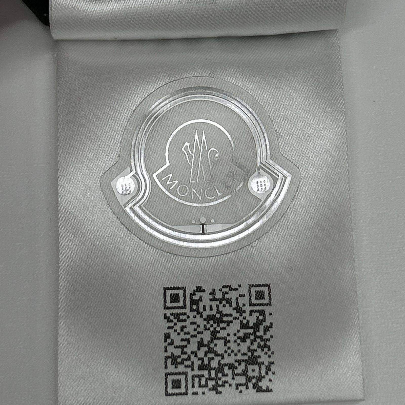 MONCLER モンクレール 22年製 ブラック MAGLIA MANICA LUNGA ラバーロゴロングスリーブカットソー トップス