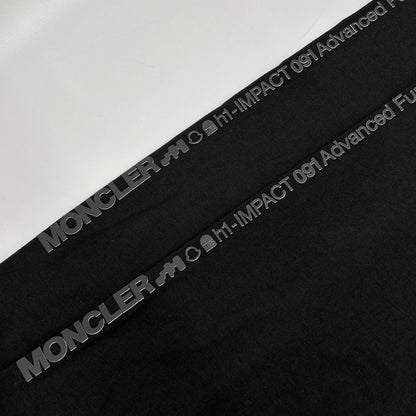 MONCLER モンクレール 22年製 ブラック MAGLIA MANICA LUNGA ラバーロゴロングスリーブカットソー トップス