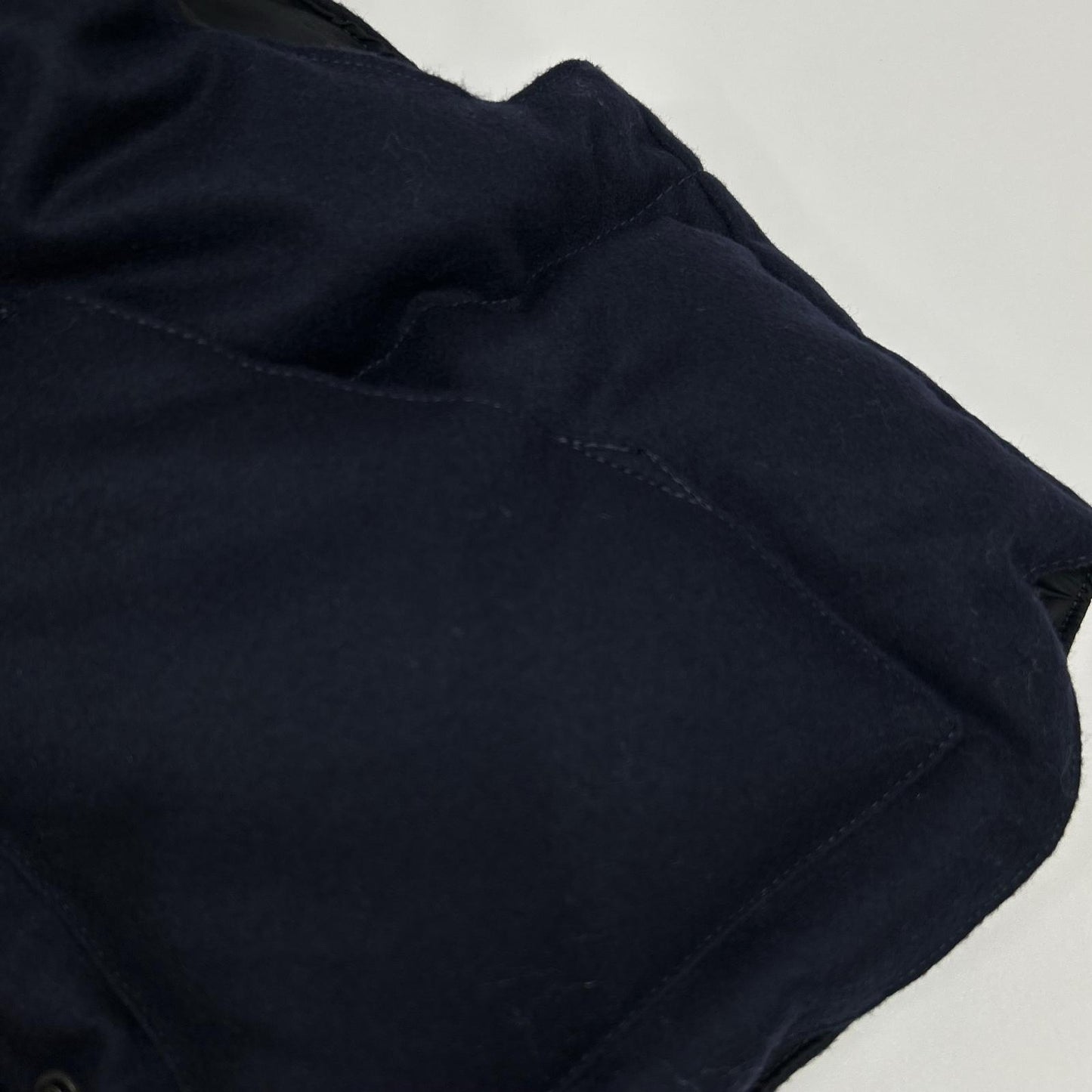 Rocky Mountain Featherbed ロッキーマウンテンフェザーベッド CITY SHOP別注 210-252-21 ネイビー×ブラック ウール/ナイロン カーフレザーヨーク 切り替えダウンベスト ジャケット
