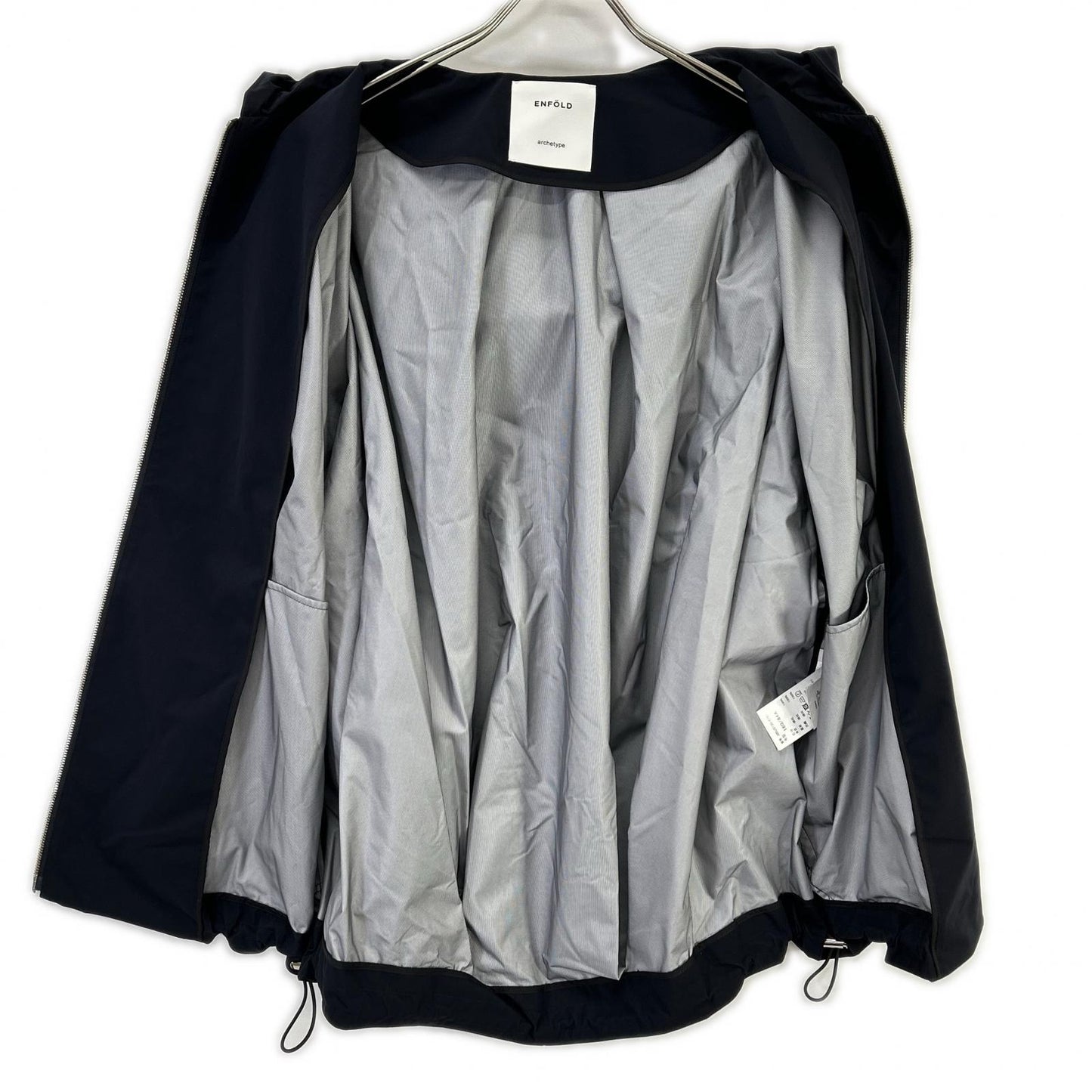 ENFOLD エンフォルド 【archetype】26SS 300JS130-0731 ネイビー ナイロン ジップアップ HOODED BLOUSON トップス
