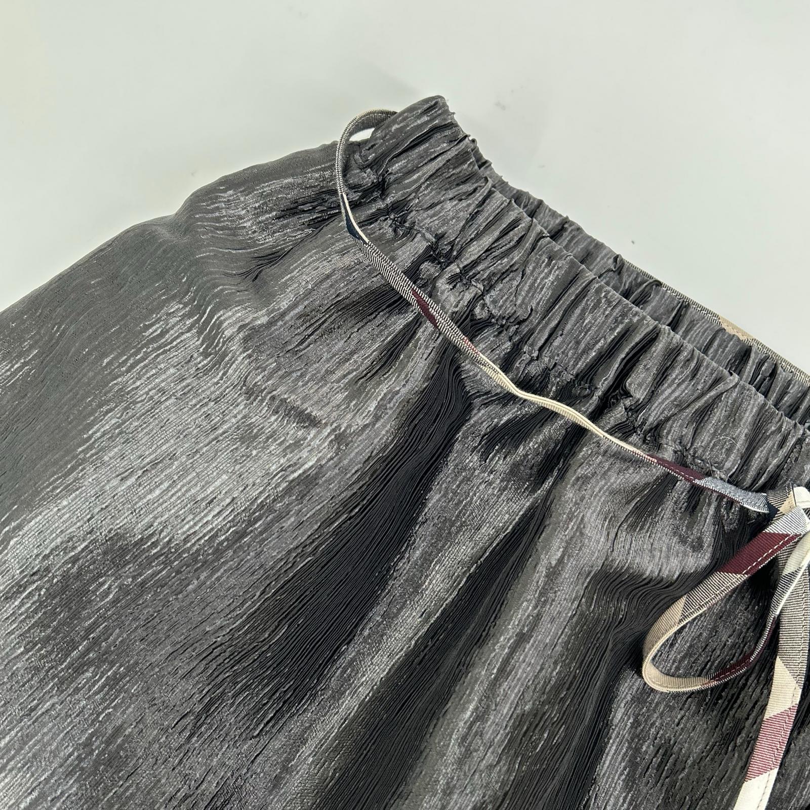 BLUE LABEL CRESTBRIDGE ブルーレーベルクレストブリッジ 25年製 グレー シャイニーティアードスカート スカート