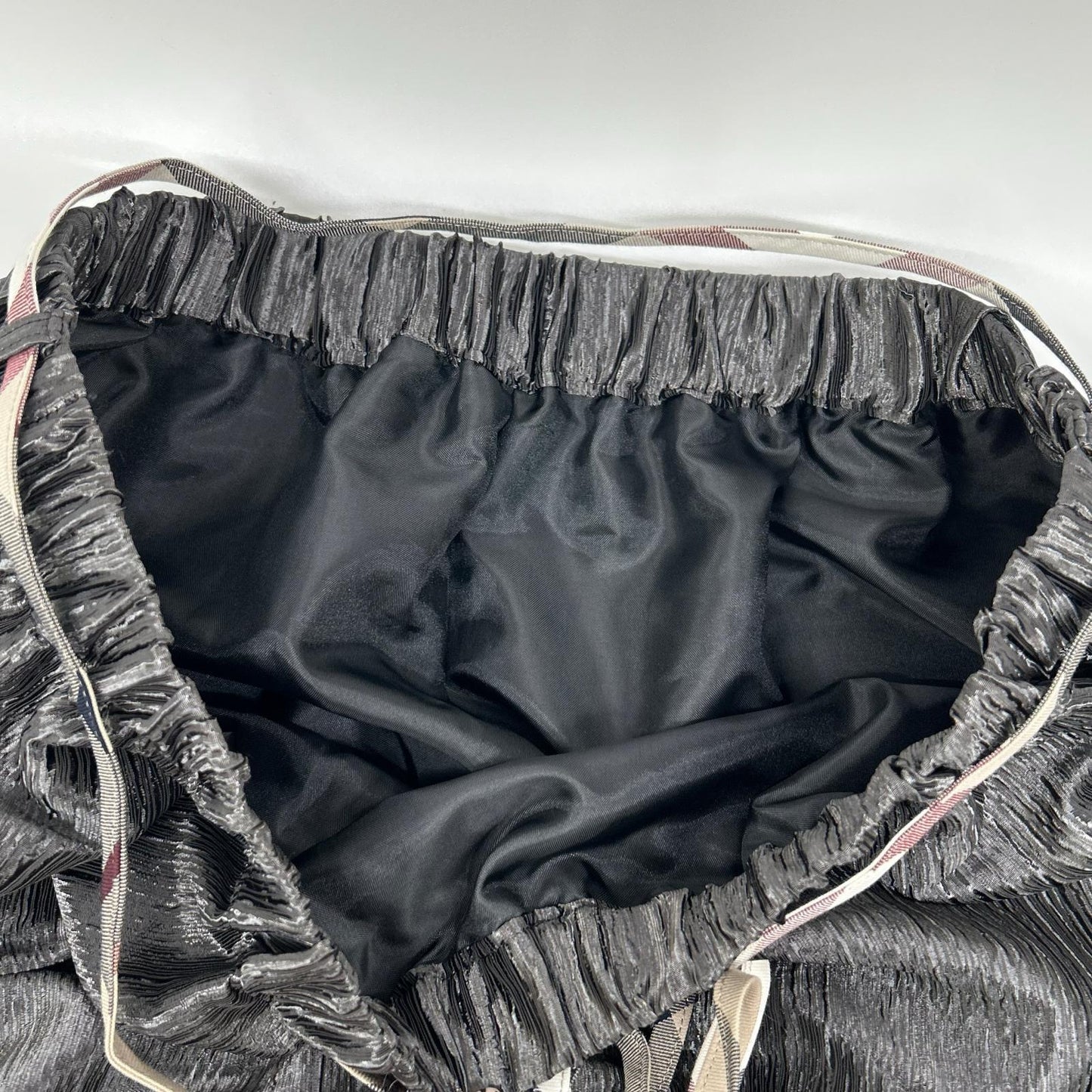 BLUE LABEL CRESTBRIDGE ブルーレーベルクレストブリッジ 25年製 グレー シャイニーティアードスカート スカート
