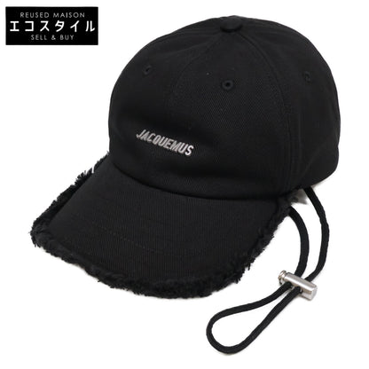 JACQUEMUS ジャックムス 【新品同様】26SS ACU00452AW00092-990 LA CASQUETTE ARTICHAUT メタルロゴ コットン フリンジ加工 ドローコード ベースボールキャップ 帽子