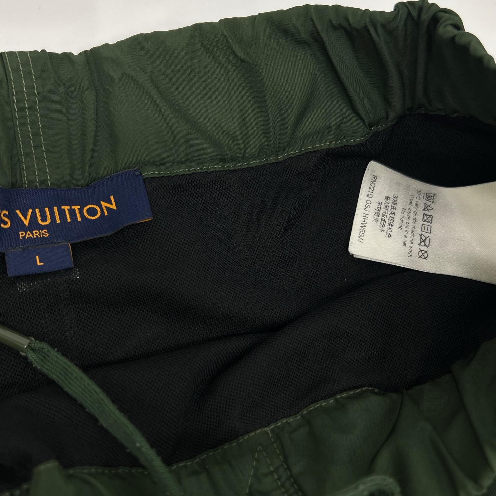 LOUIS VUITTON ルイヴィトン RM221Q OSJ HHW55W 22SS グリーン ナイロン 3Dポケットモノグラムボードショーツ ショートパンツ ボトムス