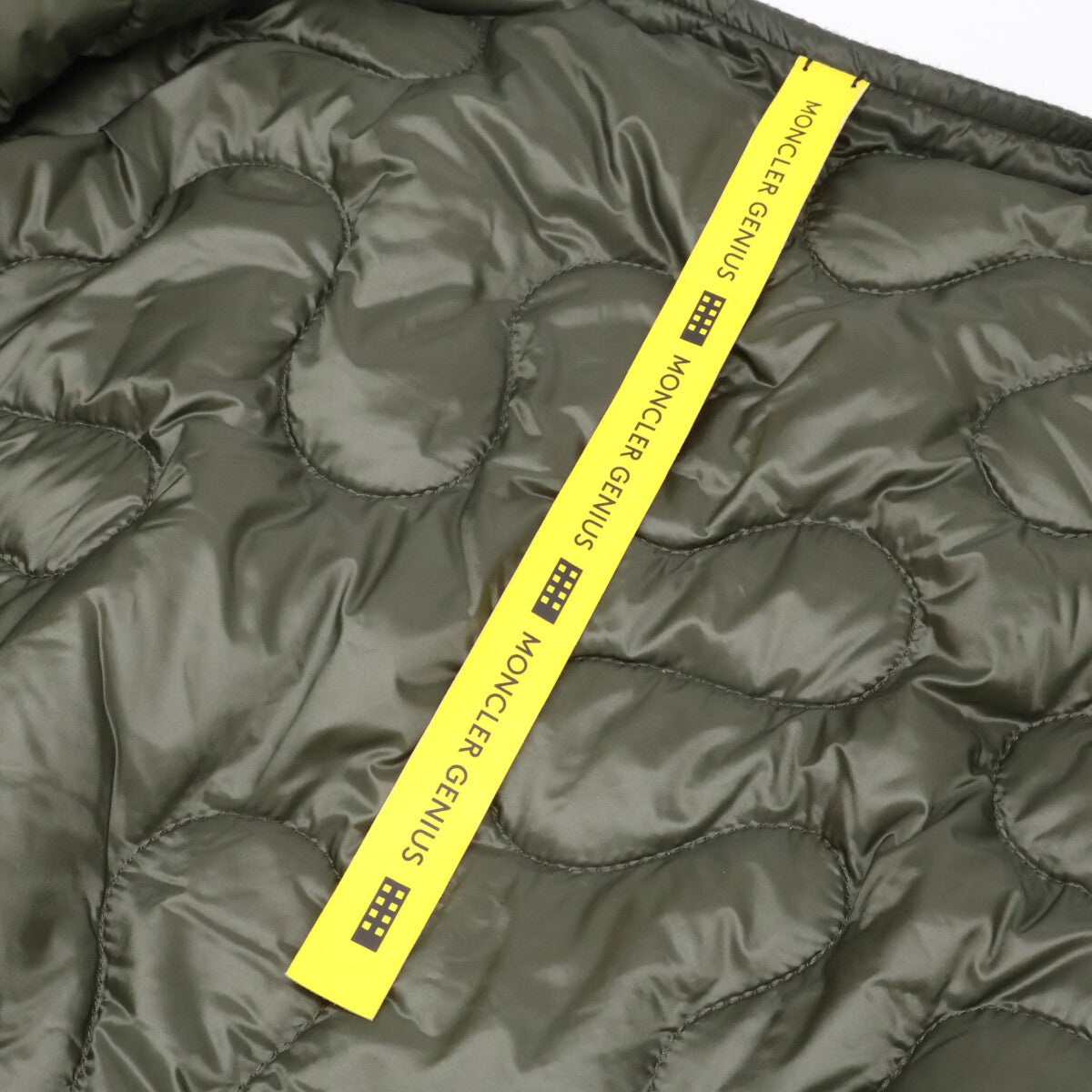 MONCLER モンクレール GENIUS 5 ｘSALEHE BEMBURY【23年製】 CAMICIA バックプリント キルティング 半袖ダウンジャケット ジャケット