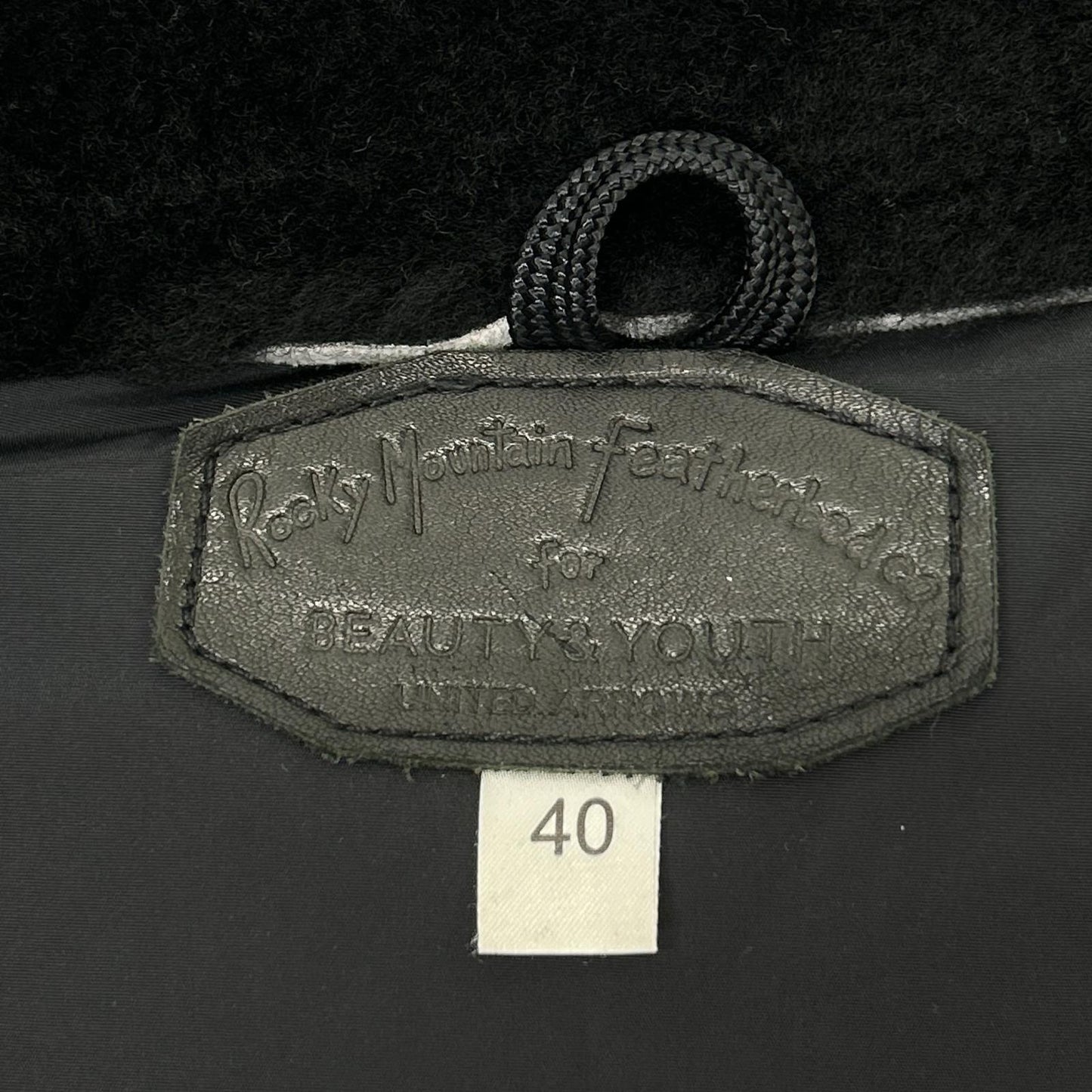 Rocky Mountain Featherbed ロッキーマウンテンフェザーベッド 【BEAUTY&YOUTH別注】ブラック カウレザー×シープスキンスエード ダウンベスト ベスト