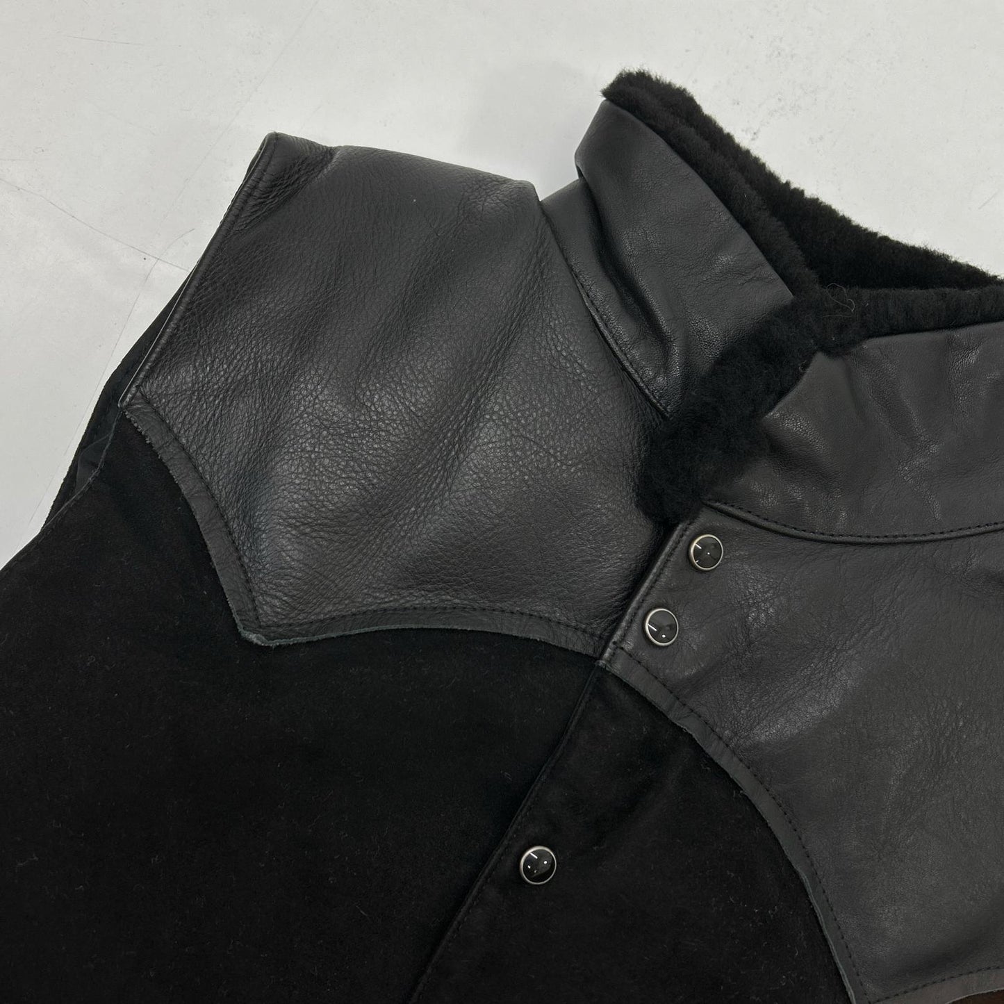 Rocky Mountain Featherbed ロッキーマウンテンフェザーベッド 【BEAUTY&YOUTH別注】ブラック カウレザー×シープスキンスエード ダウンベスト ベスト