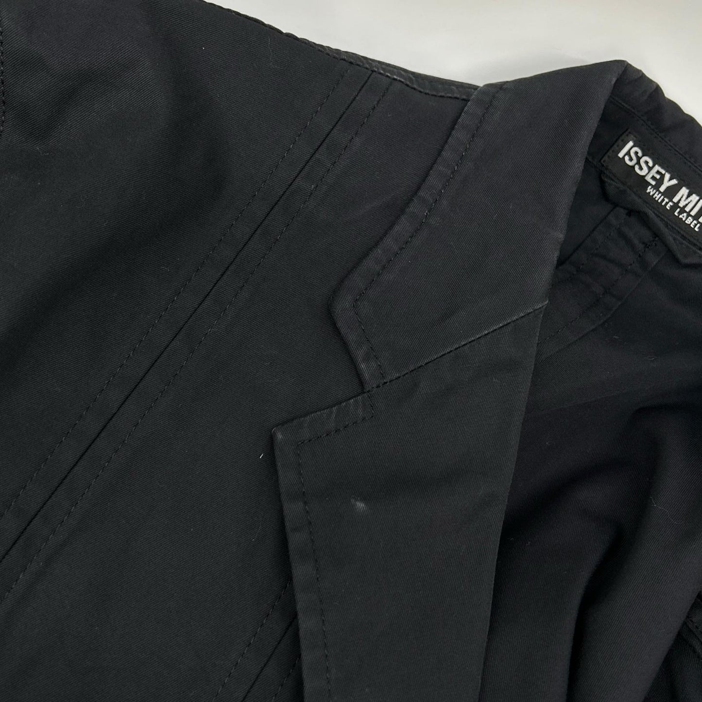 ISSEY MIYAKE [WHITE LABEL] 2004 Black Cotton Three-Button Tailored Jacket