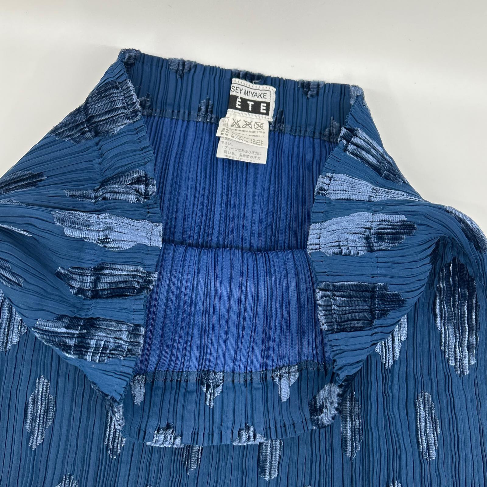 ISSEY MIYAKE FETE IF64-FG736 Blue Large-Dot Side-Slit Pleated Skirt