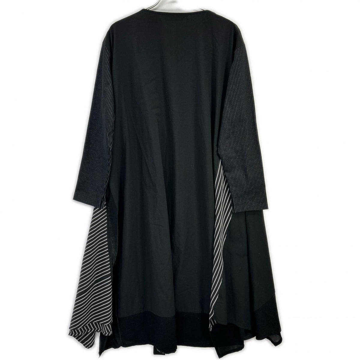MOYURU Moyuru 34066391 Black Rayon-Blend Art-Design Striped Dress One-Piece