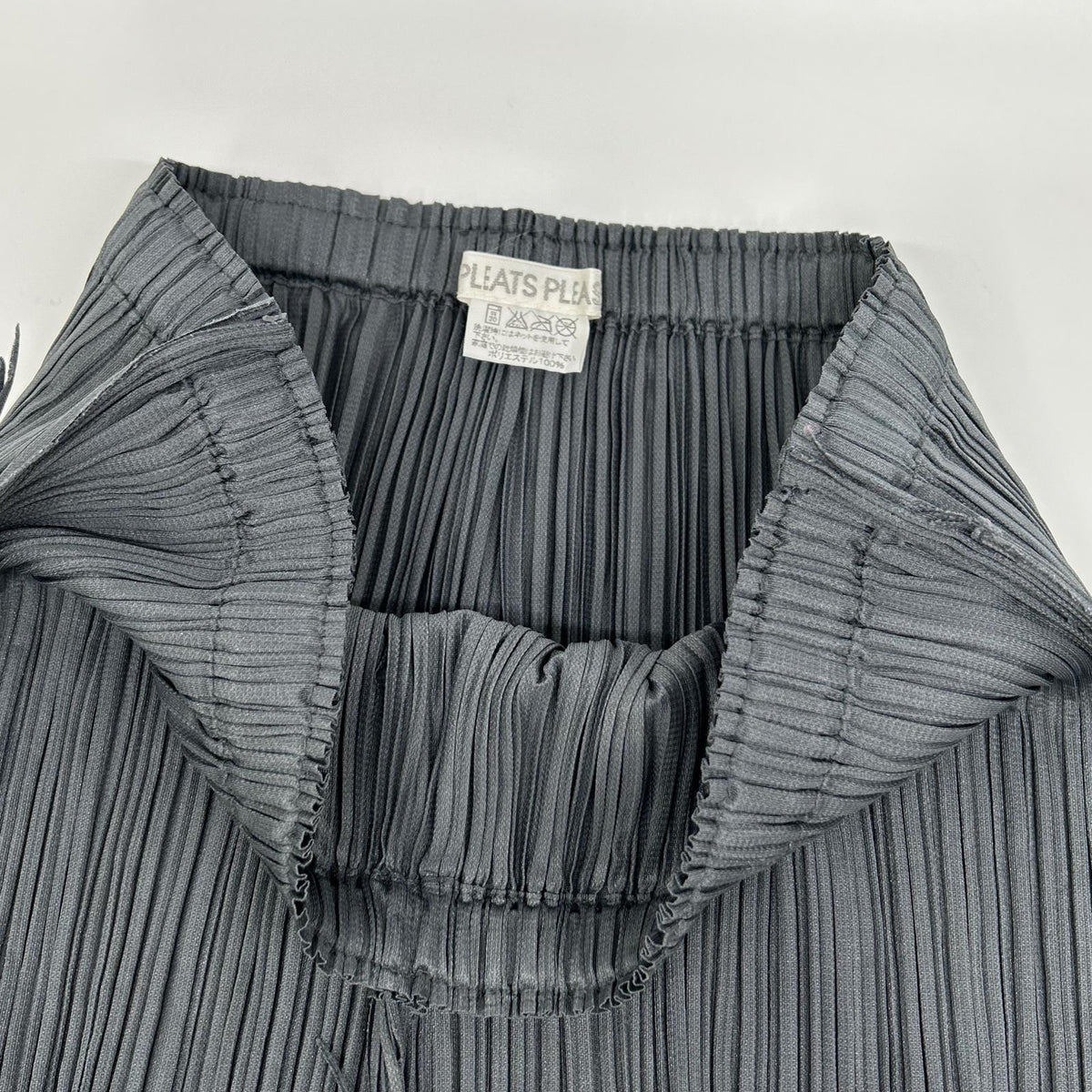 PLEATS PLEASE PP31-JG207 Gray Raw-Edge Design Long Skirt