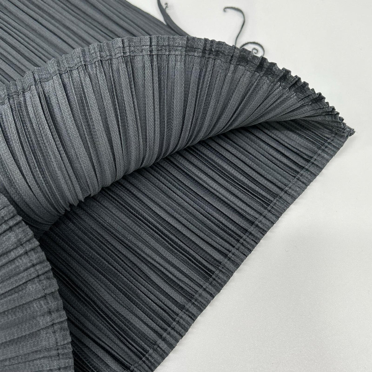 PLEATS PLEASE PP31-JG207 Gray Raw-Edge Design Long Skirt