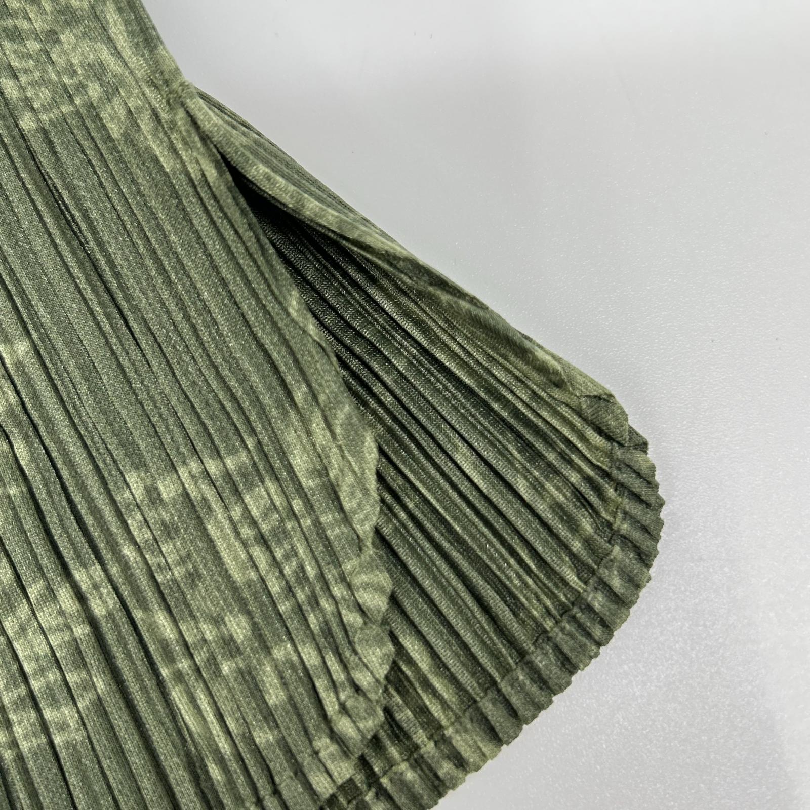 PLEATS PLEASE プリーツプリーズ PP41-JK721 グリーン チャイニーズ柄モックネックノースリーブトップス トップス
