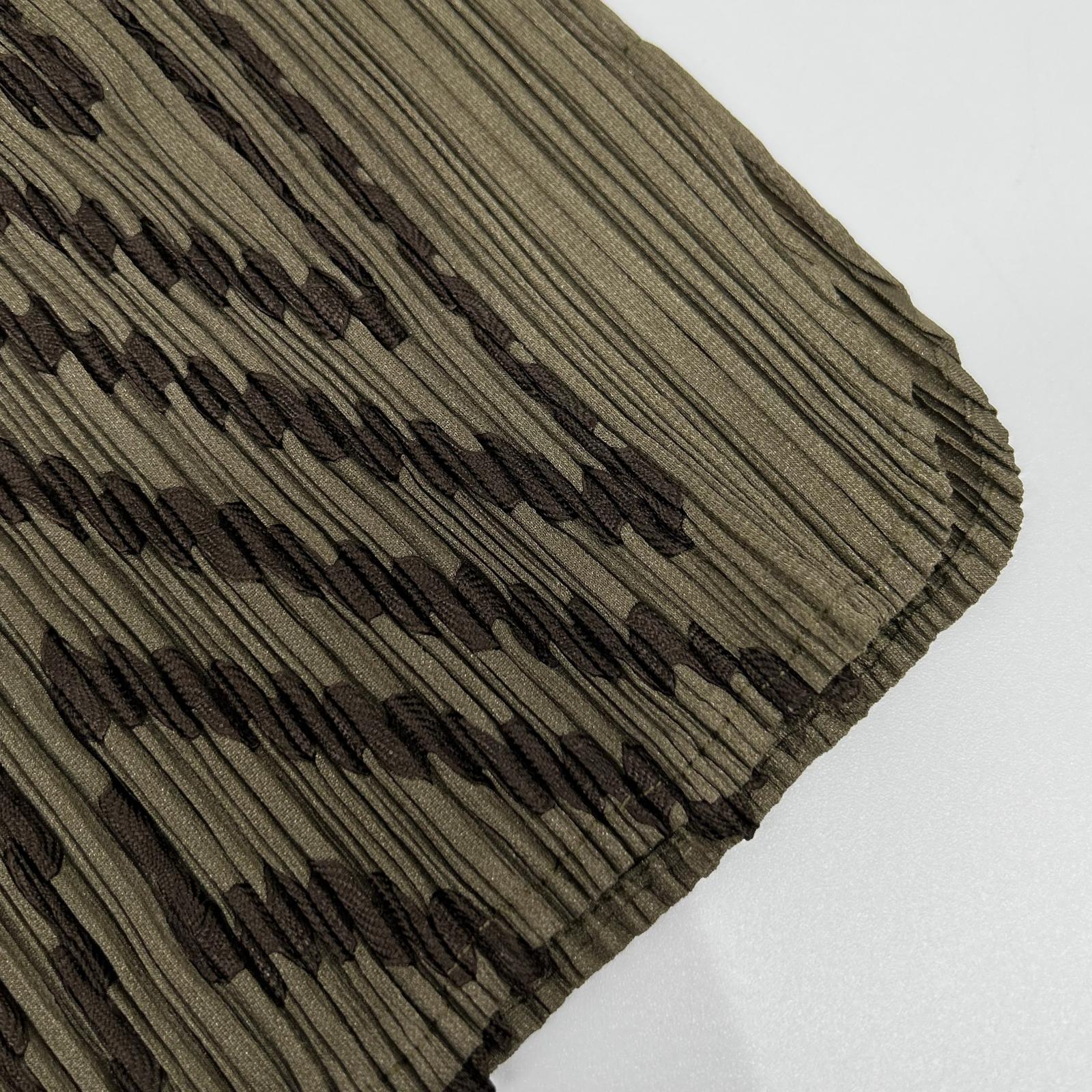 PLEATS PLEASE プリーツプリーズ PP41-JK741 カーキ 幾何学模様 ノースリーブトップス トップス