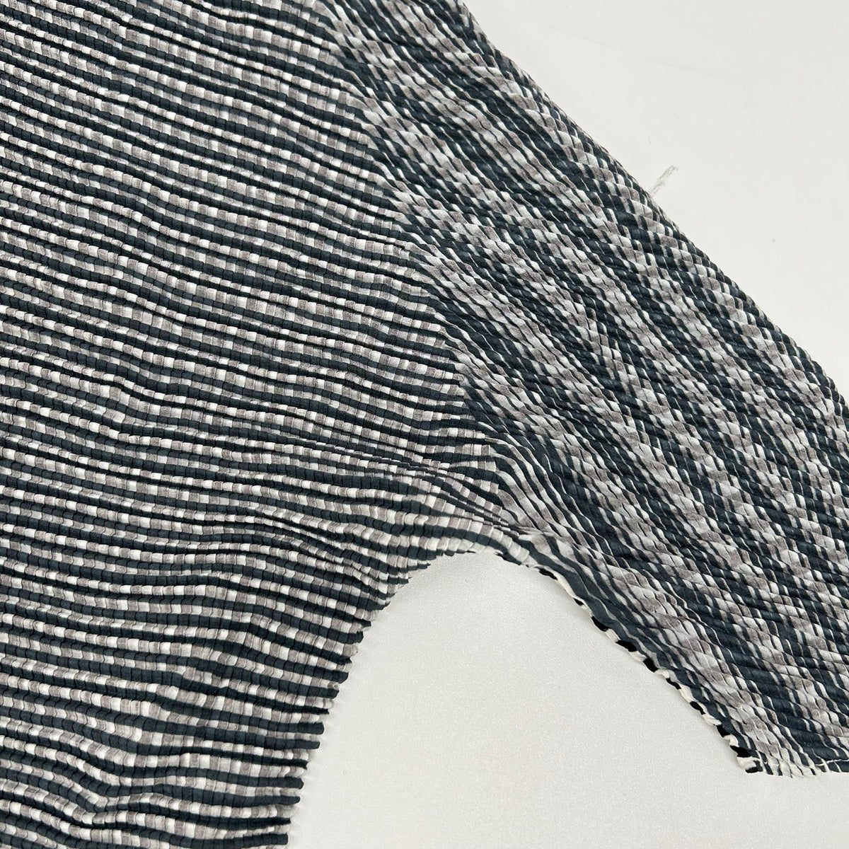 【SALE】 PLEATS PLEASE プリーツプリーズ PP16-FJ211 ブラック ストライプ切替モックネックショートスリーブカットソー トップス