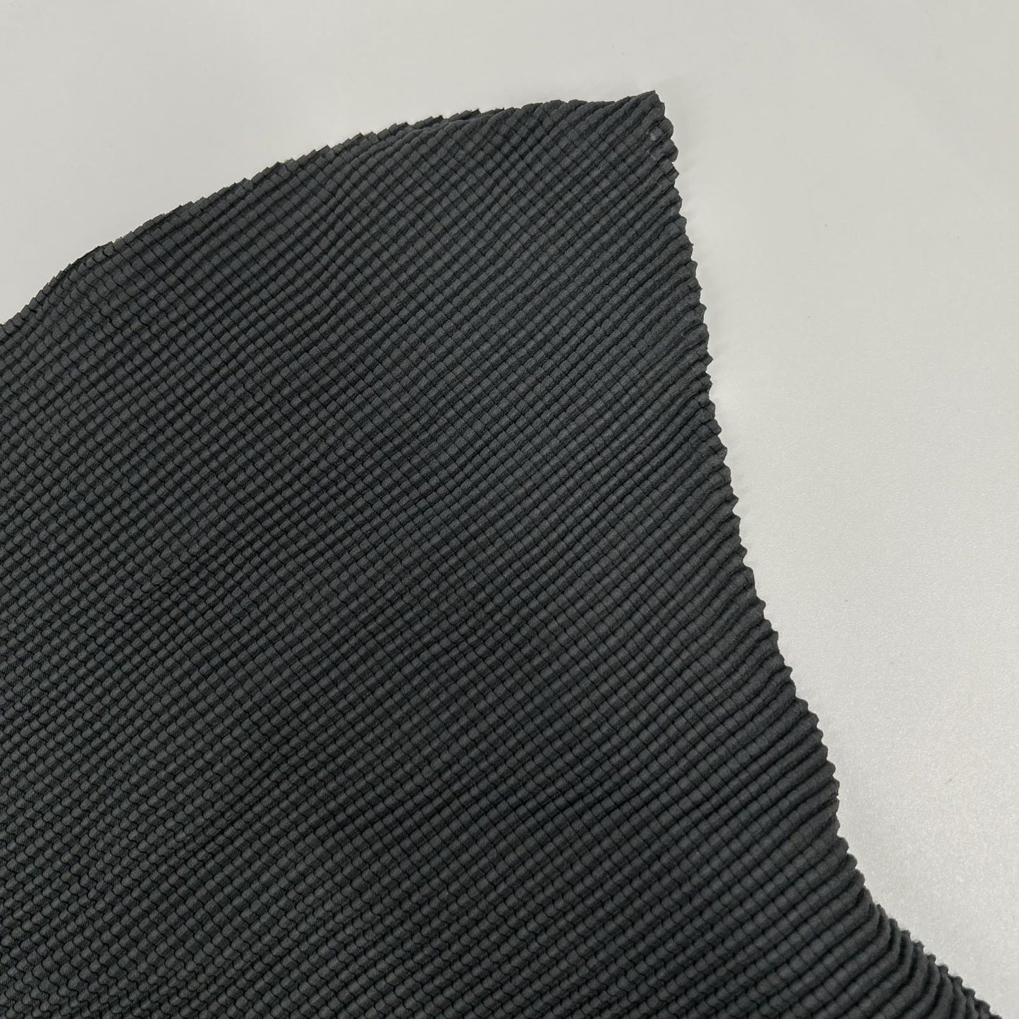 MeISSEYMIYAKE ミーイッセイミヤケ MI31-FK403 チャコール モックネックショートスリーブカットソー トップス