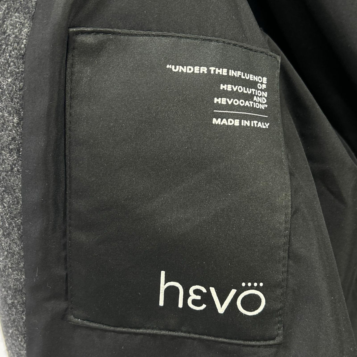 hevo イーヴォ チャコール ダブルブレスト ベルテッドコート コート