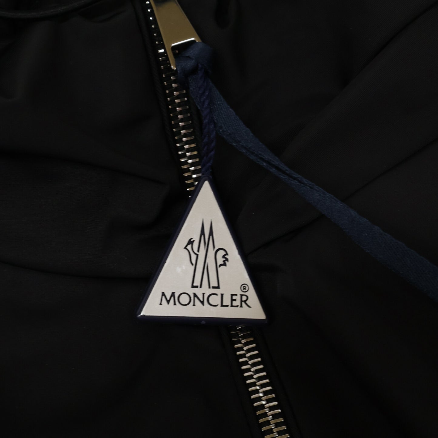 MONCLER モンクレール 【新品同様】HENDAYE ベルト付 フーディダウンジャケット ジャケット