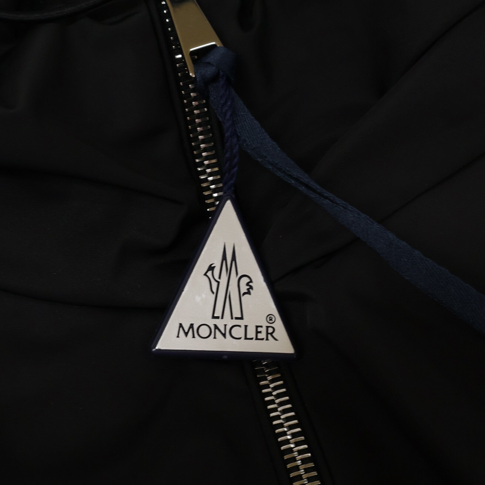 MONCLER モンクレール 【新品同様】HENDAYE ベルト付 フーディダウンジャケット ジャケット