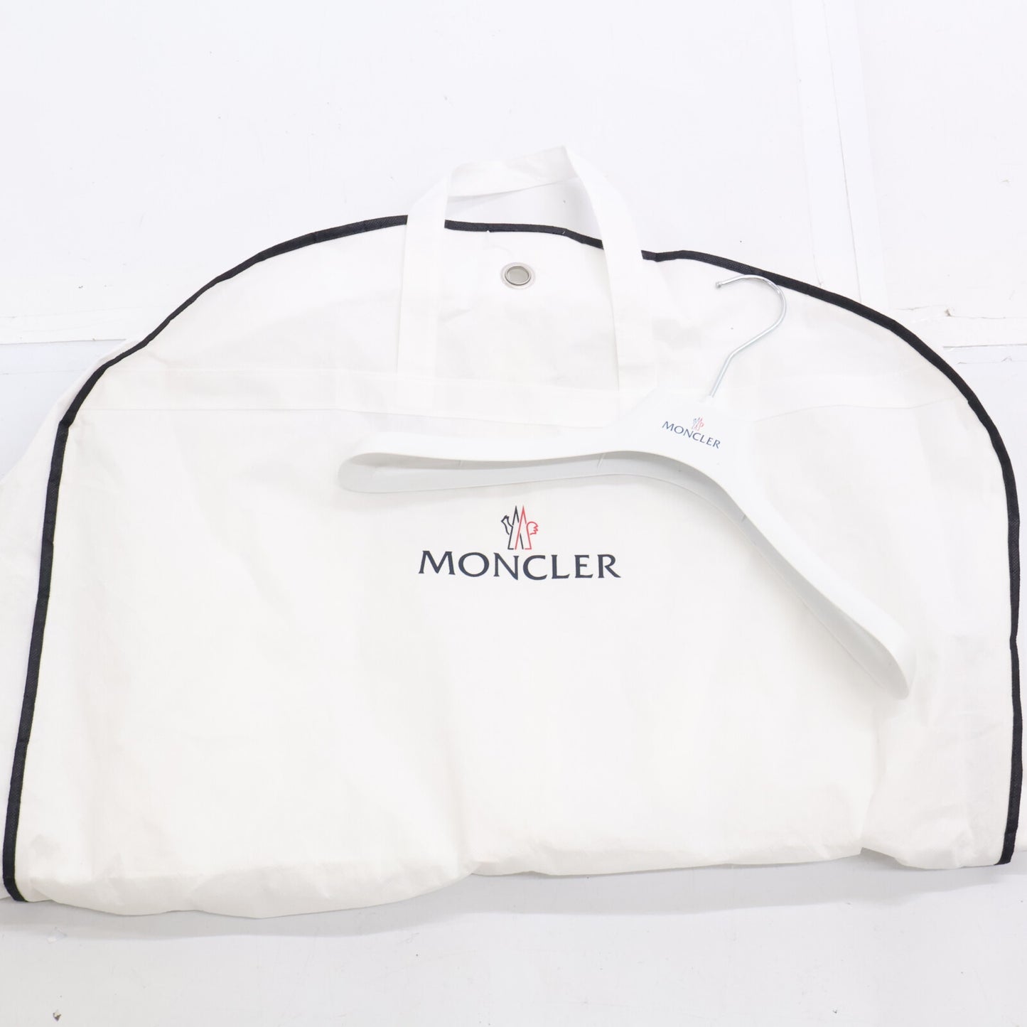 MONCLER モンクレール 【新品同様】HENDAYE ベルト付 フーディダウンジャケット ジャケット