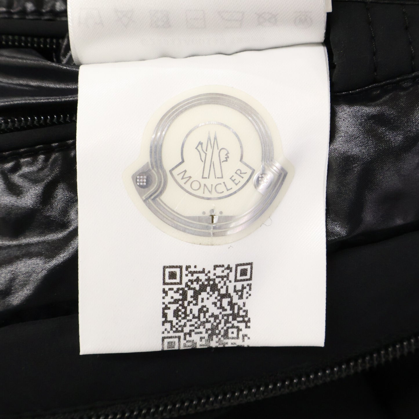 MONCLER モンクレール AMBOISE アンボワーズ フロントロゴ フーディダウンジャケット ジャケット