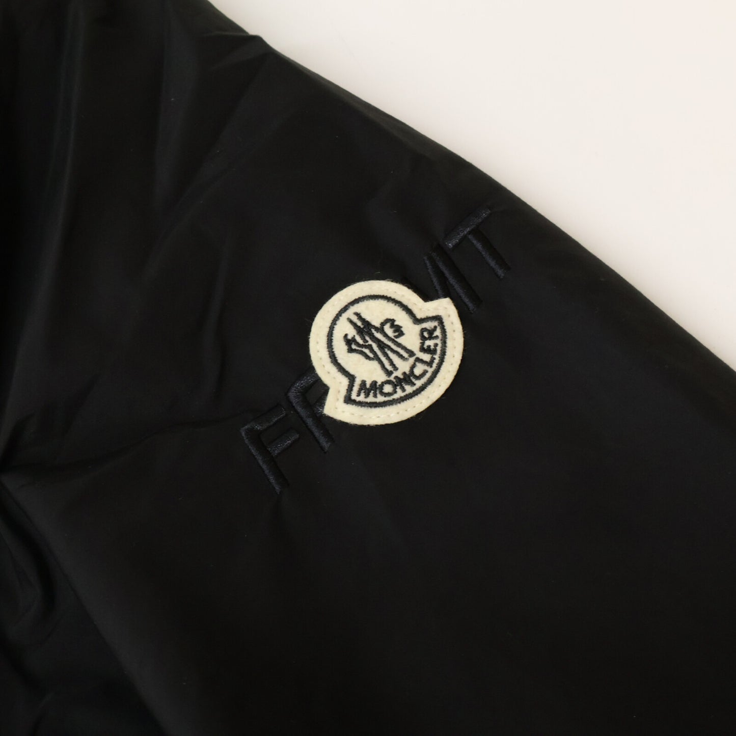 MONCLER モンクレール GENIUS 7 ジーニアス7 x FRAGMENT HIROSHI FUJIWARA【美品/24年製】ANISE ロゴ 刺繍ｘワッペン ライトダウンジャケット ジャケット