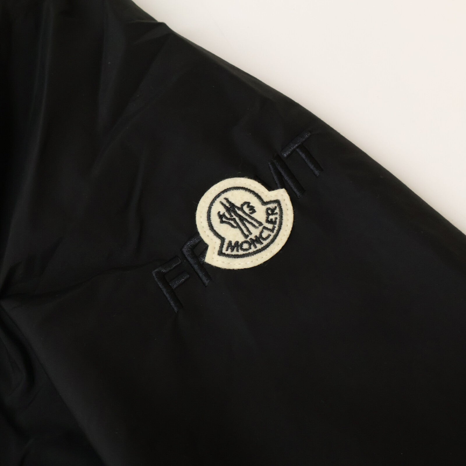 MONCLER モンクレール GENIUS 7 ジーニアス7 x FRAGMENT HIROSHI FUJIWARA【美品/24年製】ANISE ロゴ 刺繍ｘワッペン ライトダウンジャケット ジャケット