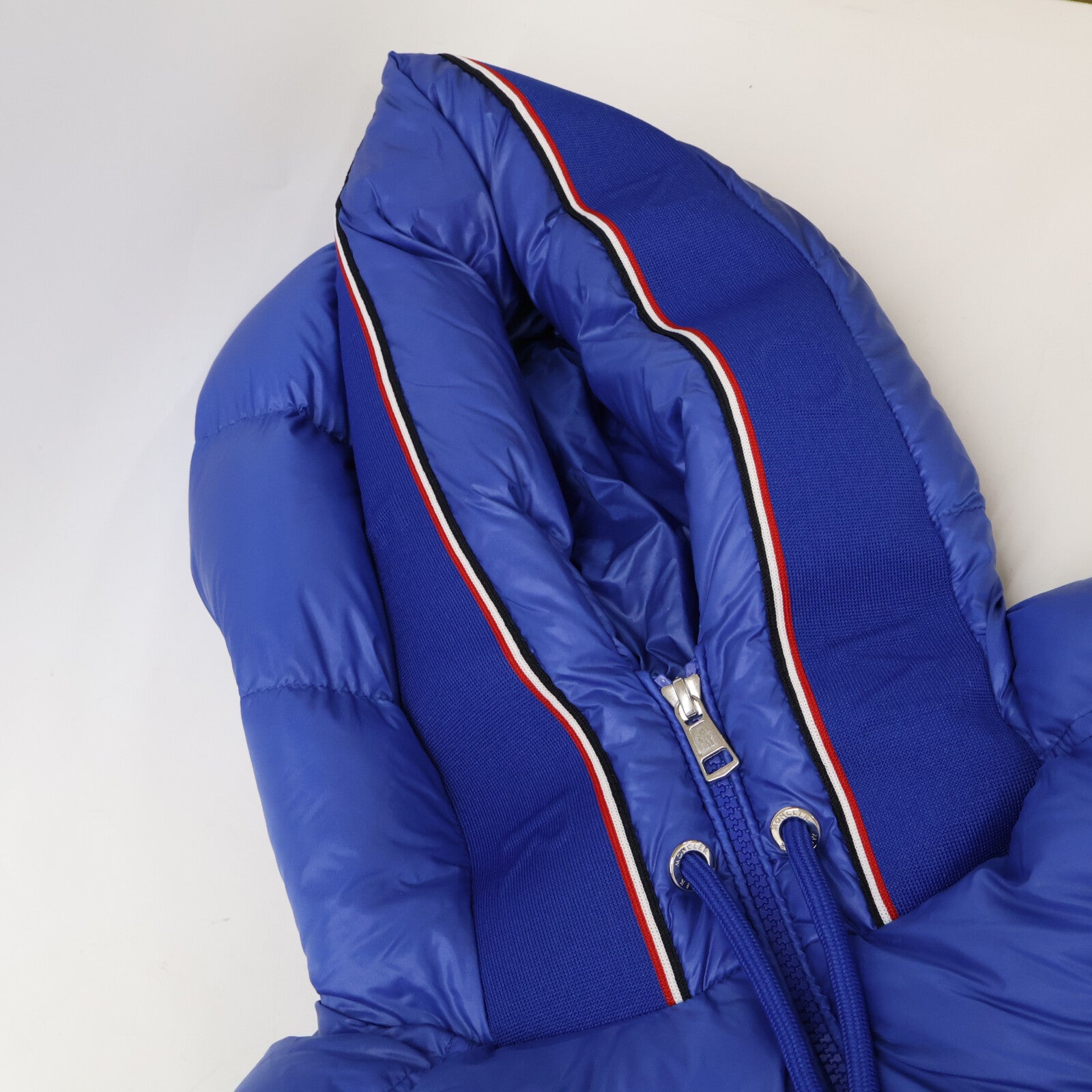 MONCLER モンクレール 【美品/23年製】LUIRO ルイロ エンボスロゴトリム フーディダウン ベスト