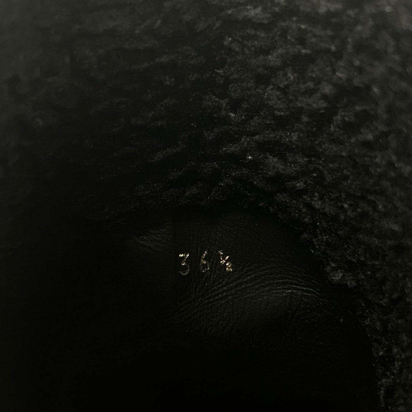 MONCLER モンクレール 【23AW】ファーシアリングｘスエード メタルロゴ ショートブーツ シューズ