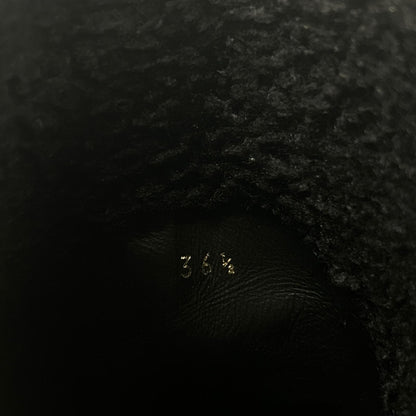 MONCLER モンクレール 【23AW】ファーシアリングｘスエード メタルロゴ ショートブーツ シューズ