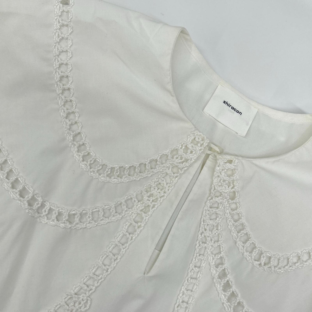shirocon Shirocon SC2121-007SM White Cotton-Blend Loop-Embroidered Sailor Blouse Tops