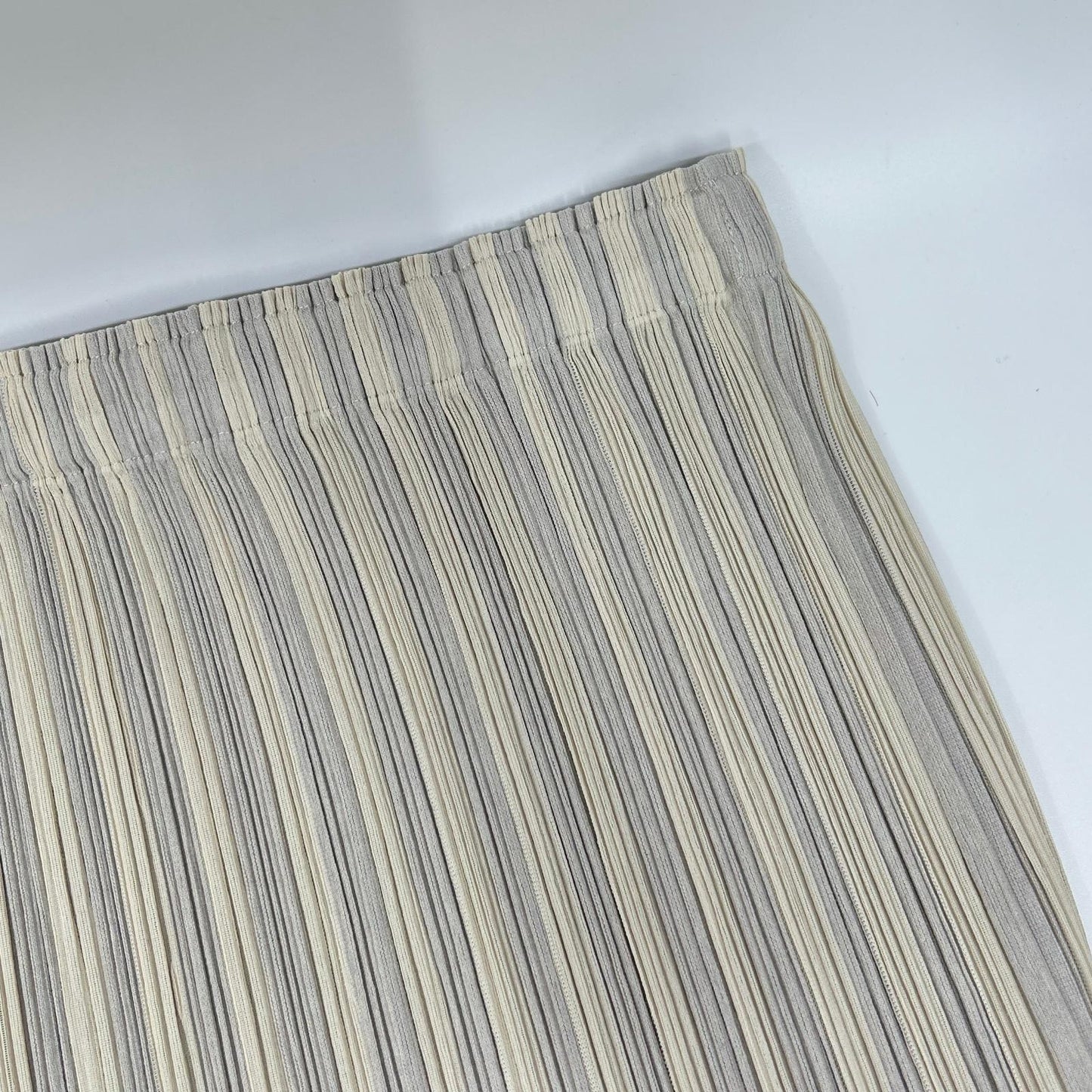 PLEATS PLEASE プリーツプリーズ PP71-JG644 アイボリー×ライトグレー ストライプロングスカート スカート
