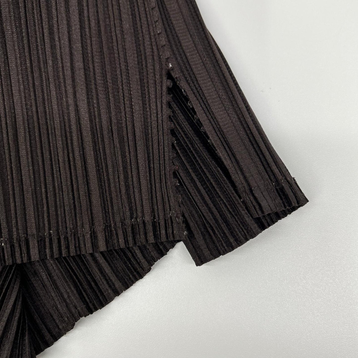 PLEATS PLEASE プリーツプリーズ PP33-JK202 ブラウン Vネックモックネック変形長袖カットソー トップス