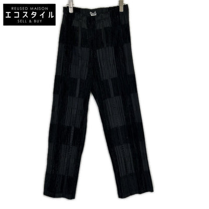 ISSEY MIYAKE IM14FF908 Black Corduroy Line-Design Pants