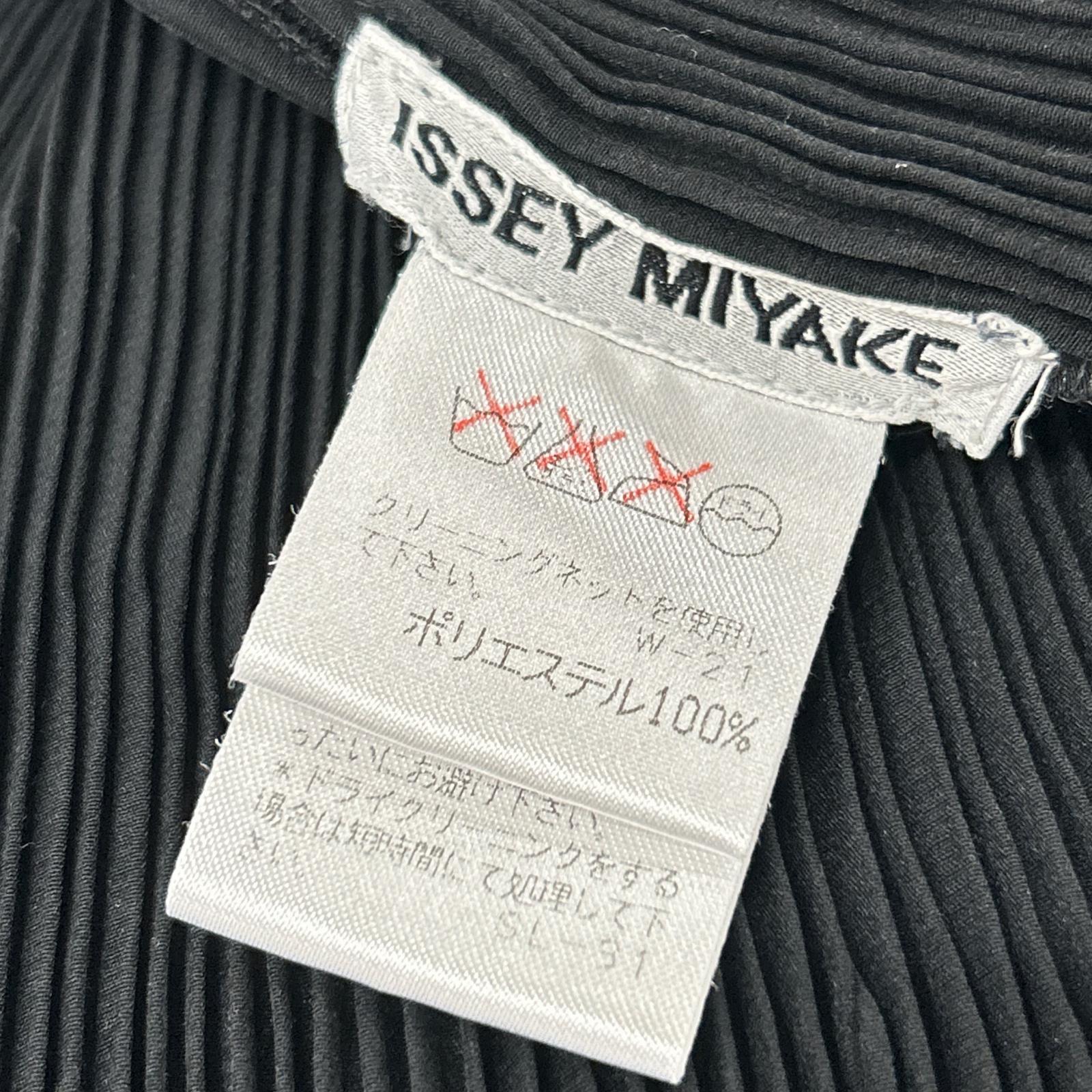 ISSEY MIYAKE イッセイミヤケ 【美品】IM63-FD907 プリーツ ボタンレス ジャケット ジャケット