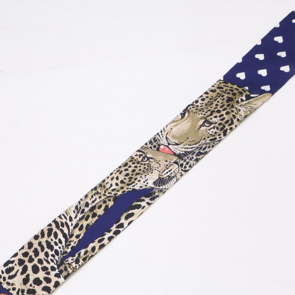 HERMES エルメス 【美品】JUNGLE LOVE LOVE ジャングルラブラブ シルク ツイリー スカーフ