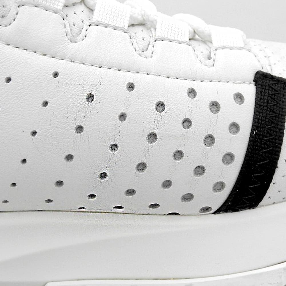 GIVENCHY Givenchy SPECTRE LOW calf leather Runner Zip low-top sneakers men's white × black 24.0cm BE0019E0SV shoes