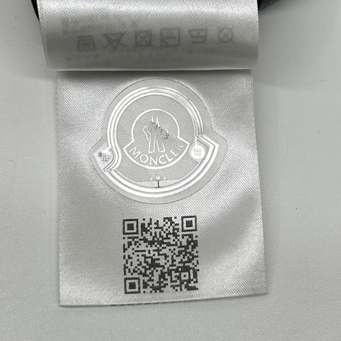 MONCLER モンクレール 24年製 グレー LS TSHIRT レザ-パッチ ロゴプリント長袖カットソー トップス