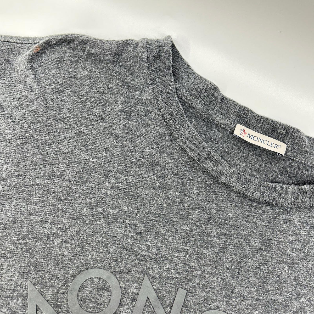 MONCLER モンクレール 24年製 グレー LS TSHIRT レザ-パッチ ロゴプリント長袖カットソー トップス