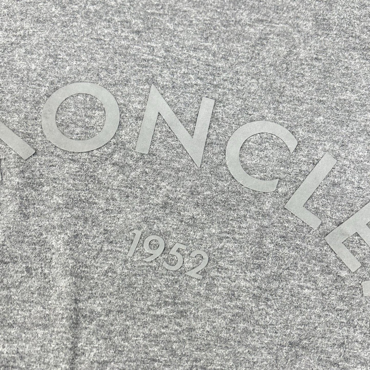 MONCLER モンクレール 24年製 グレー LS TSHIRT レザ-パッチ ロゴプリント長袖カットソー トップス
