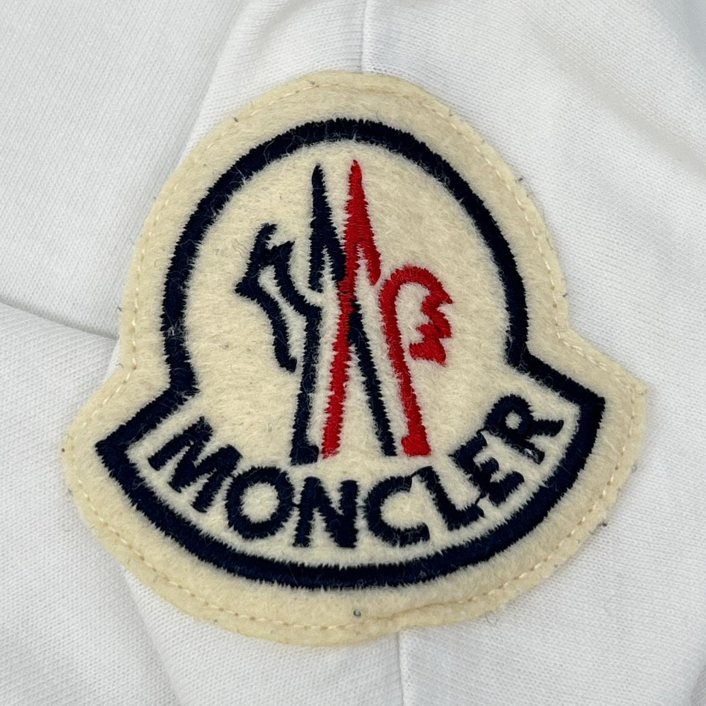 MONCLER モンクレール ホワイト MAGLIA T-SHIRT M/LUNGA ビックワッペン長袖カットソー トップス
