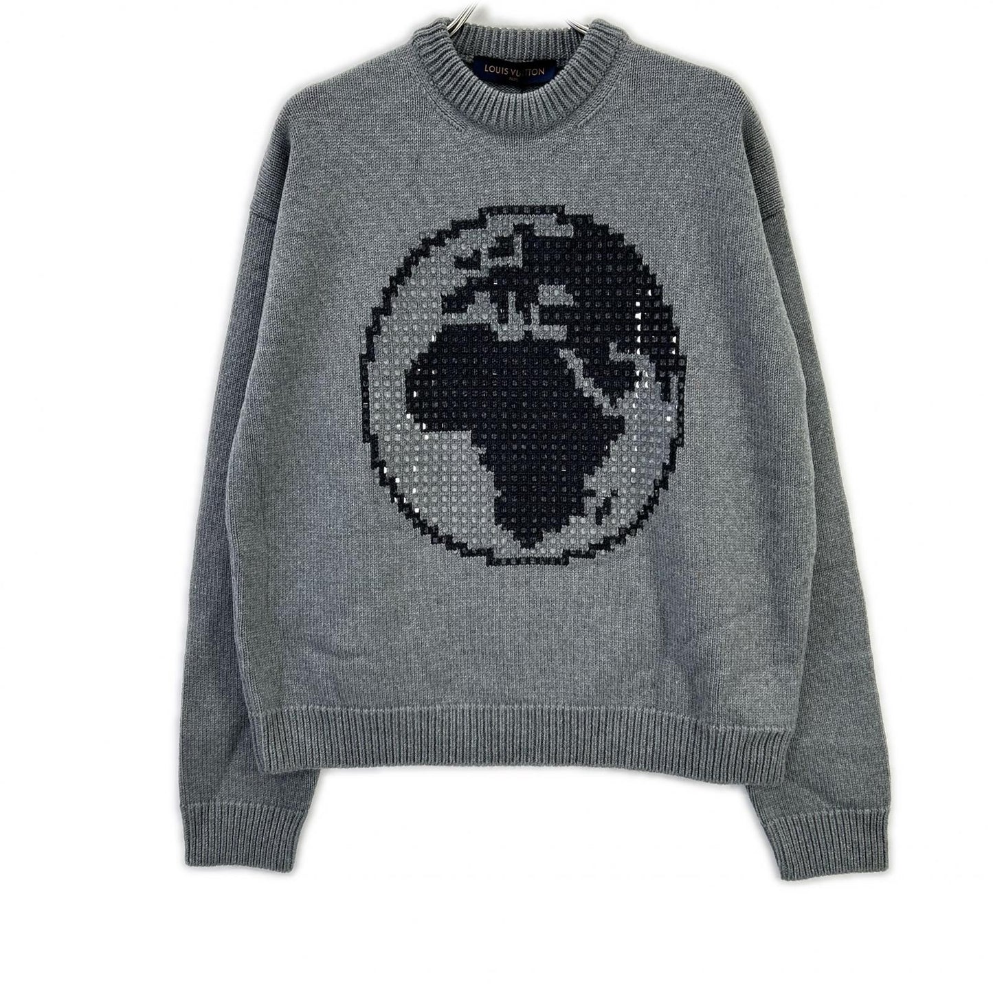 LOUIS VUITTON ルイヴィトン RM192 GVH HHN99W 19AW グレー ウール100 Embellished Globe Intarsia グローバルスタッズ バックロゴクルーネックニット トップス