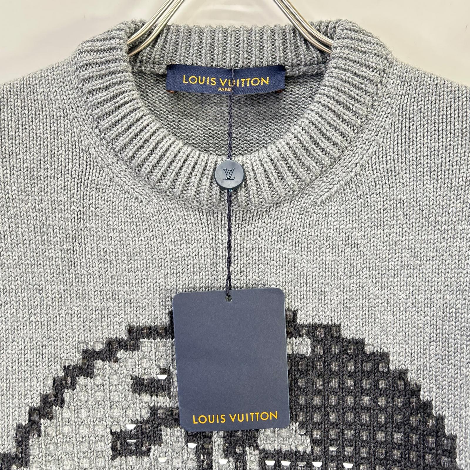 LOUIS VUITTON ルイヴィトン RM192 GVH HHN99W 19AW グレー ウール100 Embellished Globe Intarsia グローバルスタッズ バックロゴクルーネックニット トップス