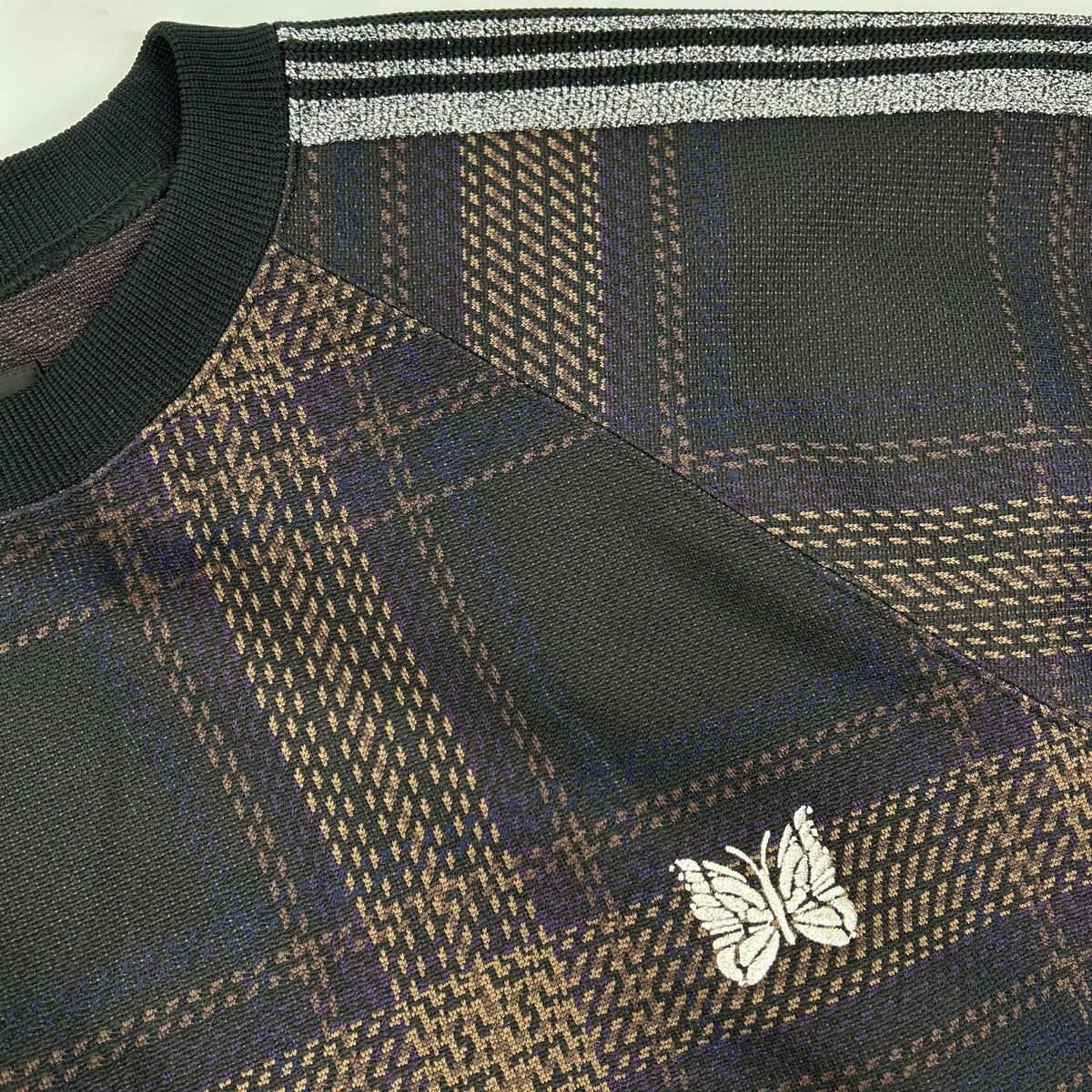 needles ニードルズ NS1501 23AW 直営店限定 ブラウン TRACK CREW NECK SHIRT チェックトラッククルーネックシャツ トップス